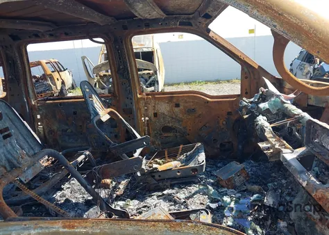 2002 Ford Excursion Limited from USA, damaged, VIN 1FMSU43F12EB34389